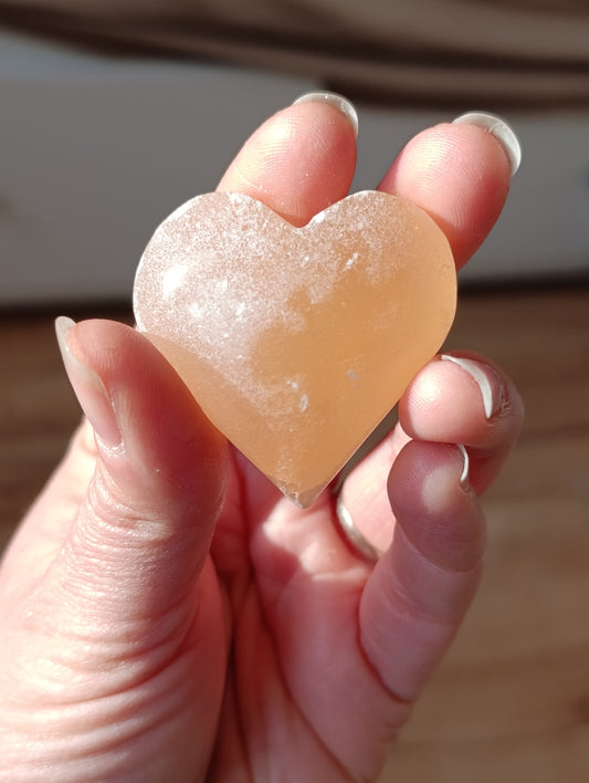 Galet Coeur Sélénite orange