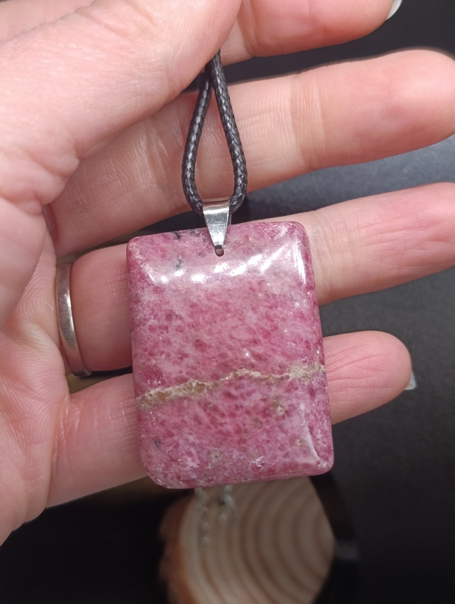 Pendentif rectangulaire Rhodonite