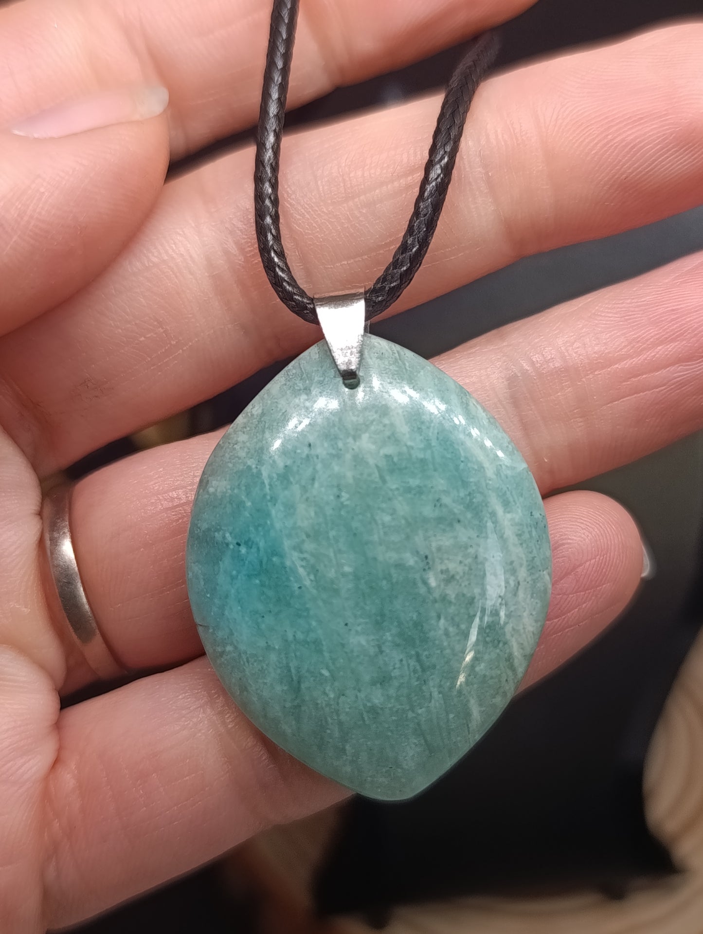 Pendentif ovale galbé Amazonite