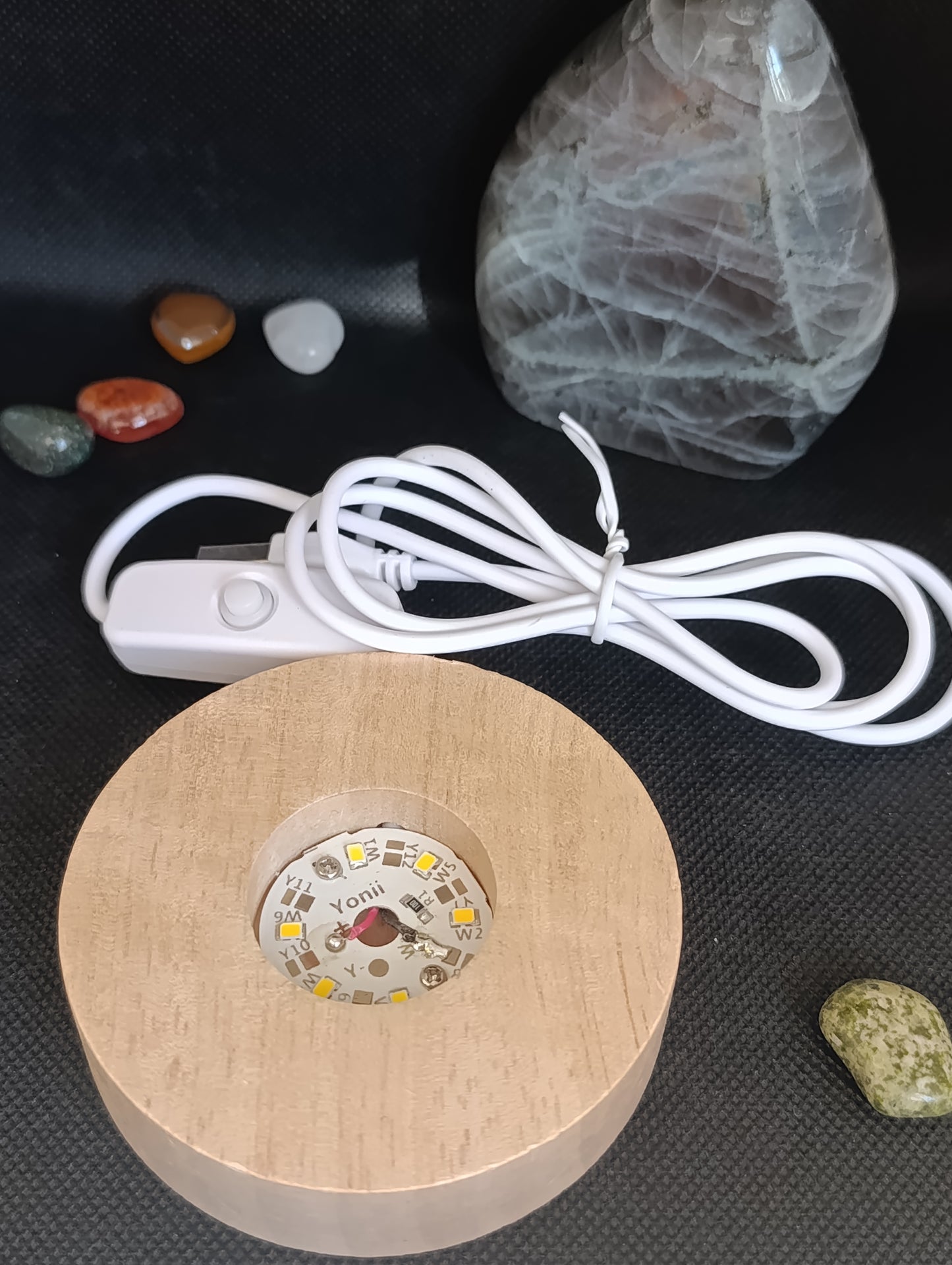 Socle lumineux pour minéraux - 8cm