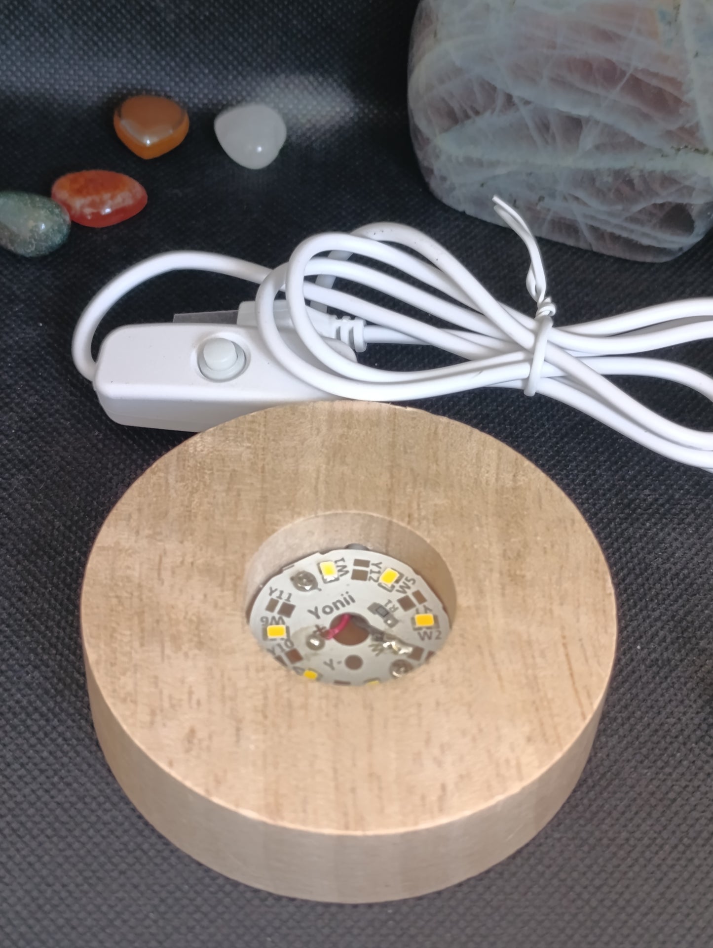 Socle lumineux pour minéraux - 8cm
