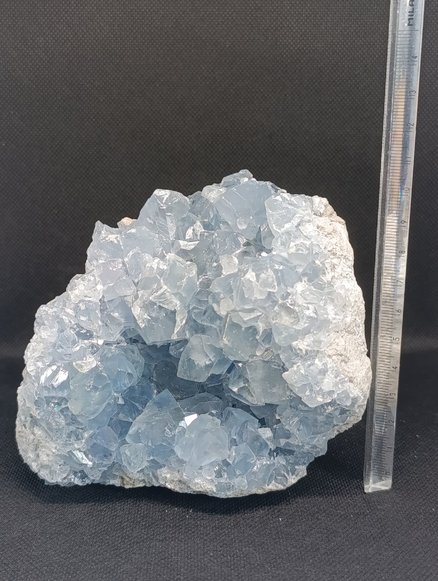 Géode de Céléstine - 1,80kg - Qualité AA