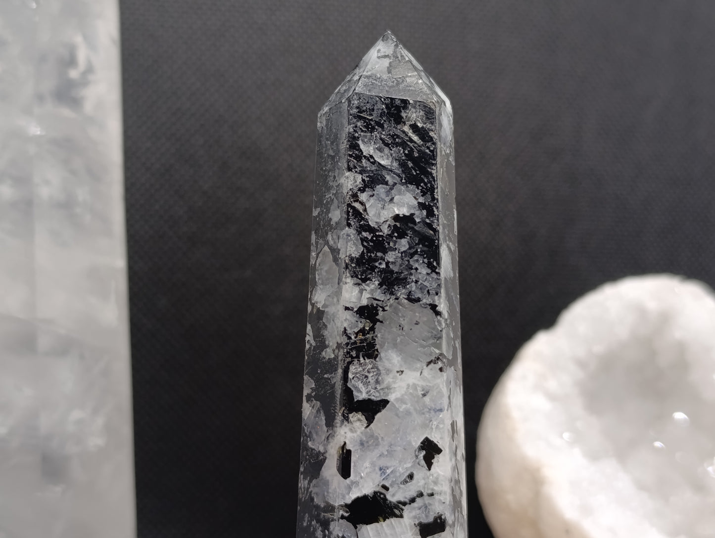 Pointe Péristérite (Labradorite blanche)