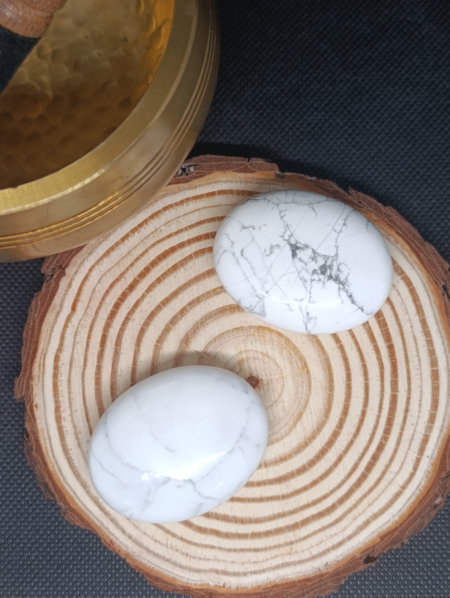 Galet Howlite