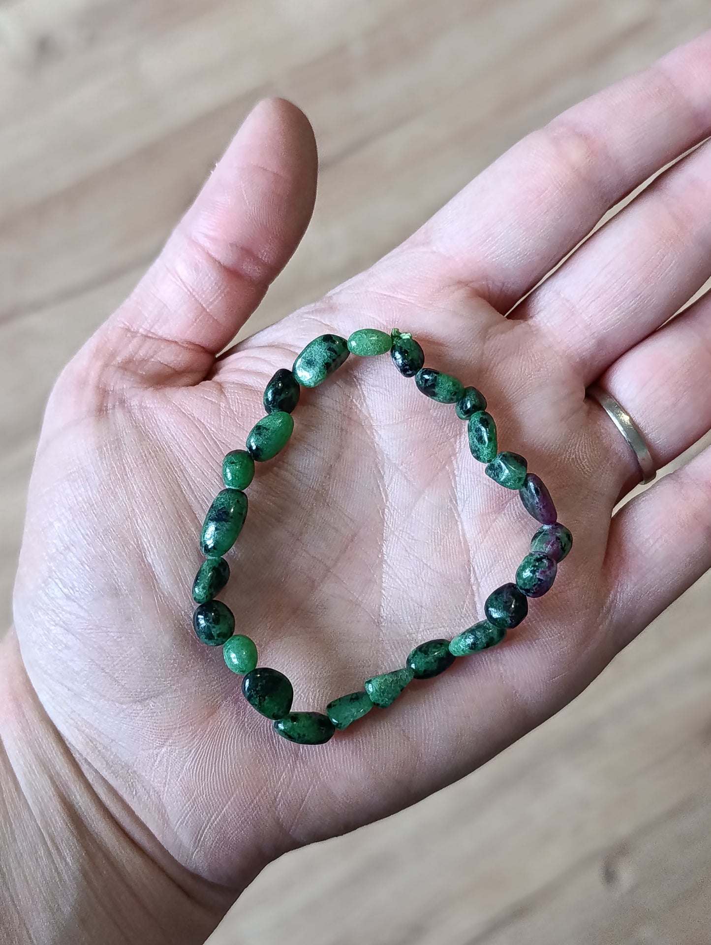Bracelet pierres roulées Rubis Zoïsite