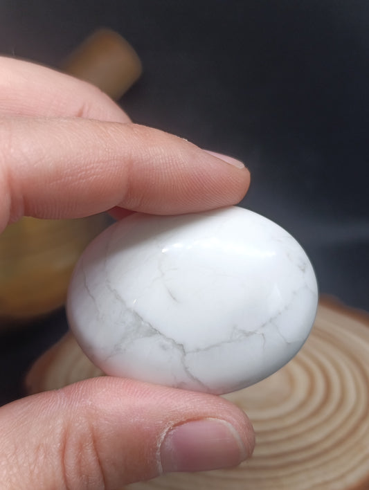 Galet Howlite