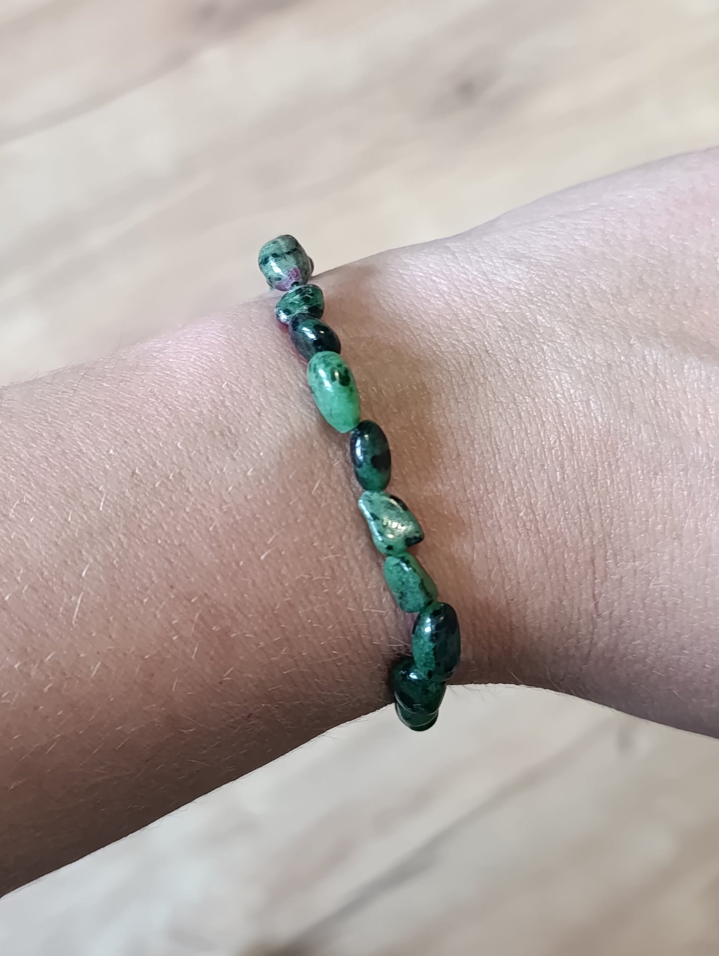Bracelet pierres roulées Rubis Zoïsite