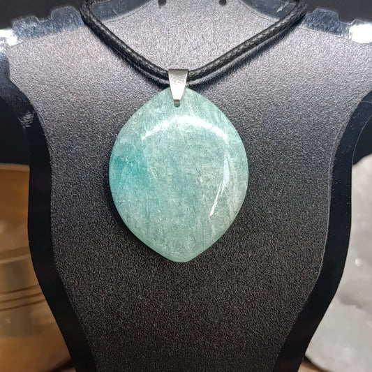 Pendentif ovale galbé Amazonite