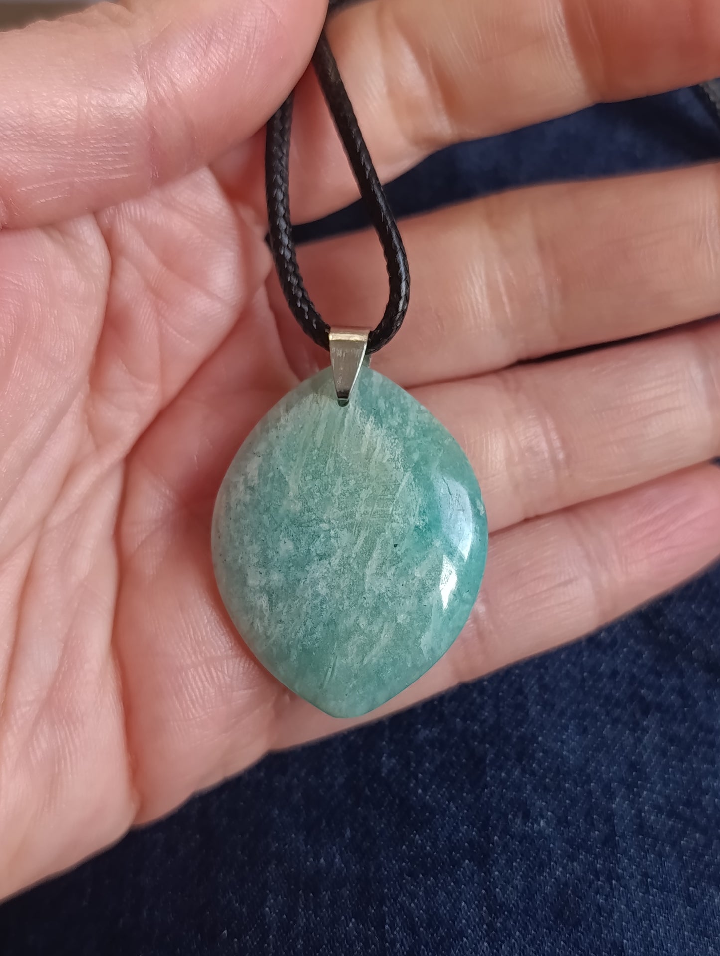 Pendentif ovale galbé Amazonite