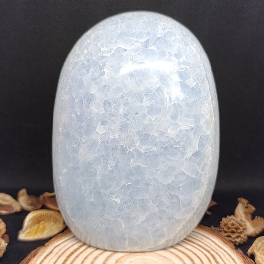 Forme libre Calcite bleue - 814gr