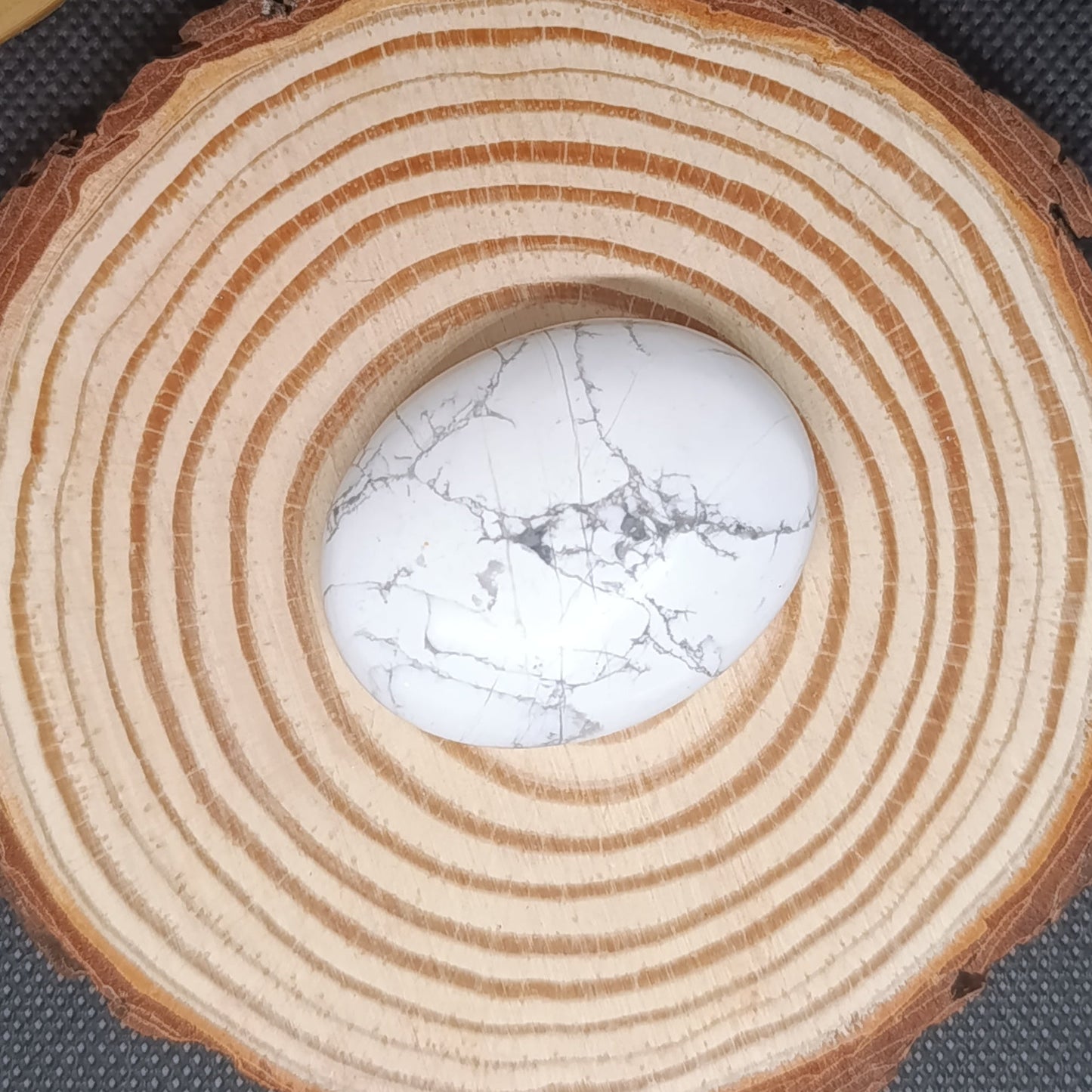 Galet Howlite