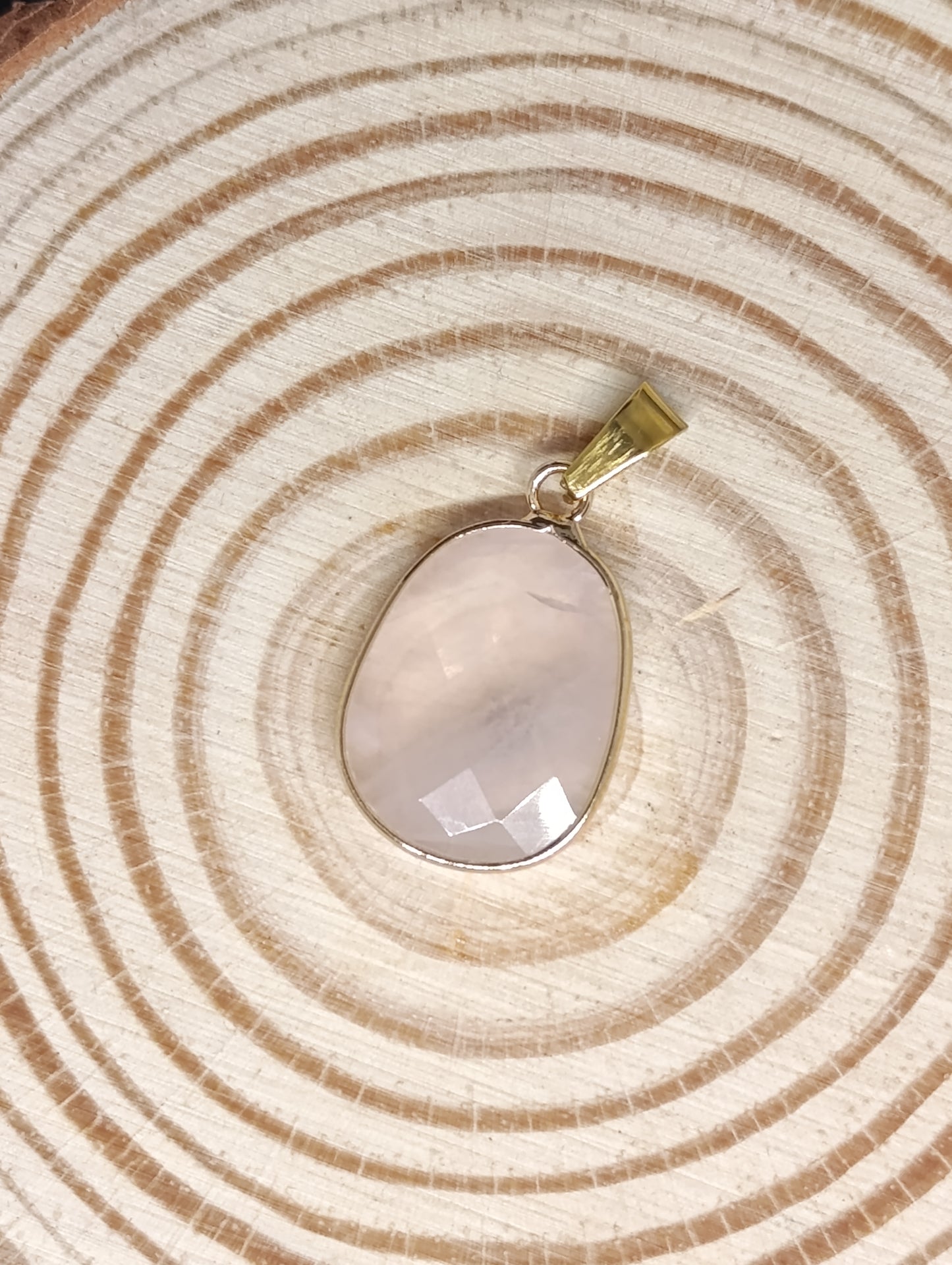 Pendentif serti pierre naturelle