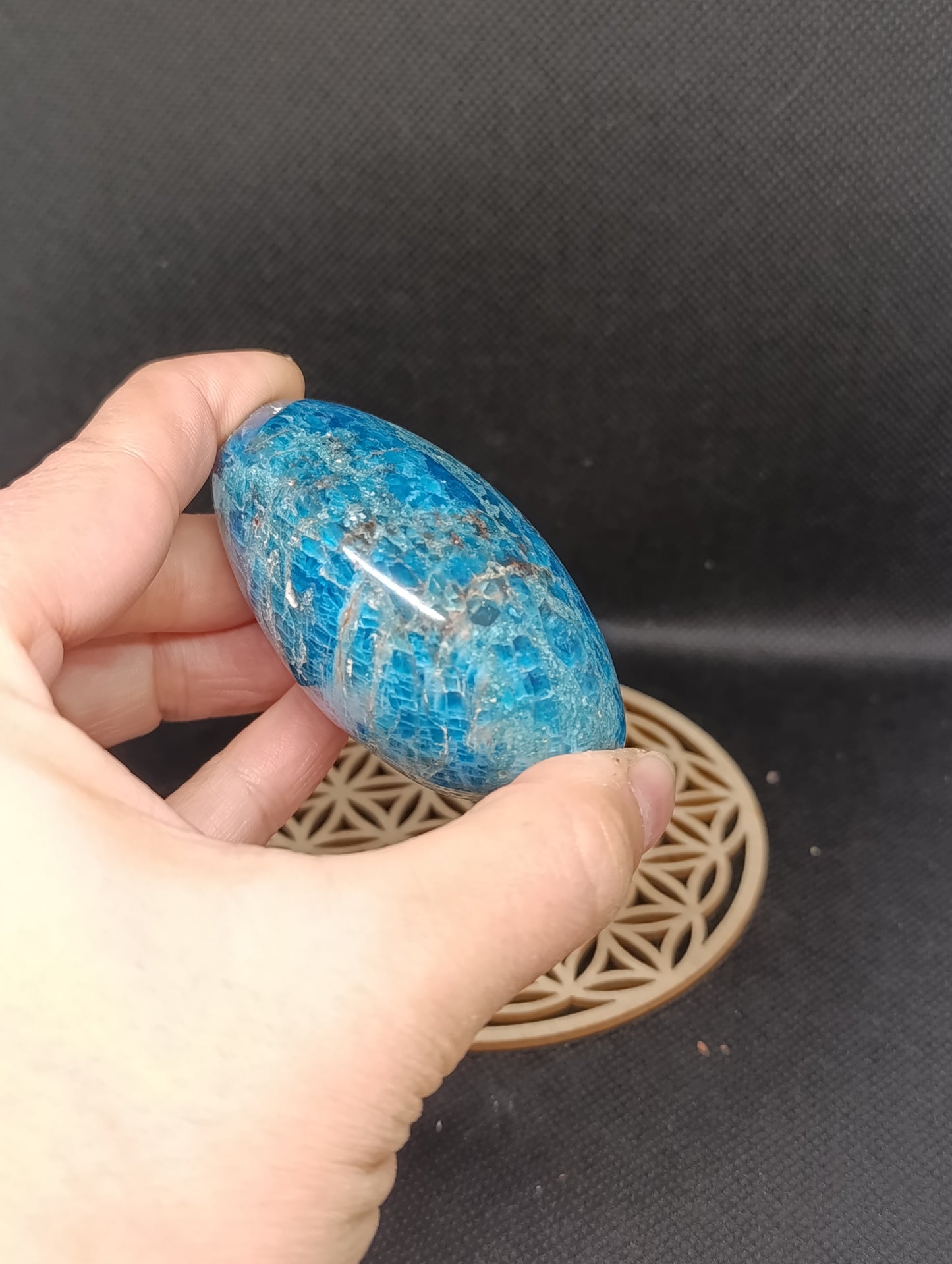 Galet Apatite bleue - 225gr